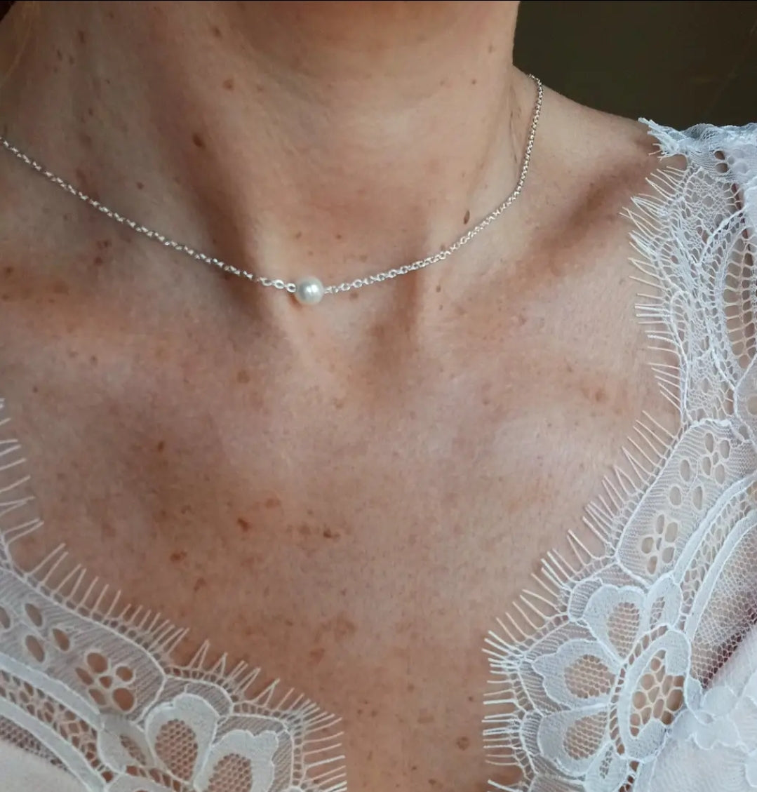 Collier de dos, Fleur blanche 💒